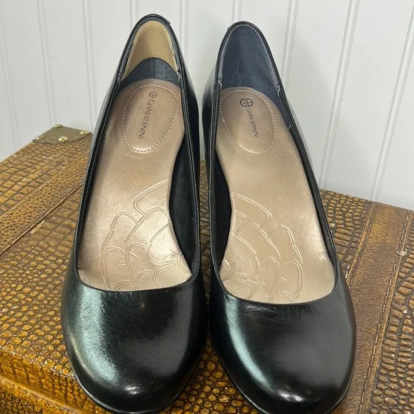 Giani Bernini Black Leather Pumps size 9 & 9.5 - Picture 1 of 11